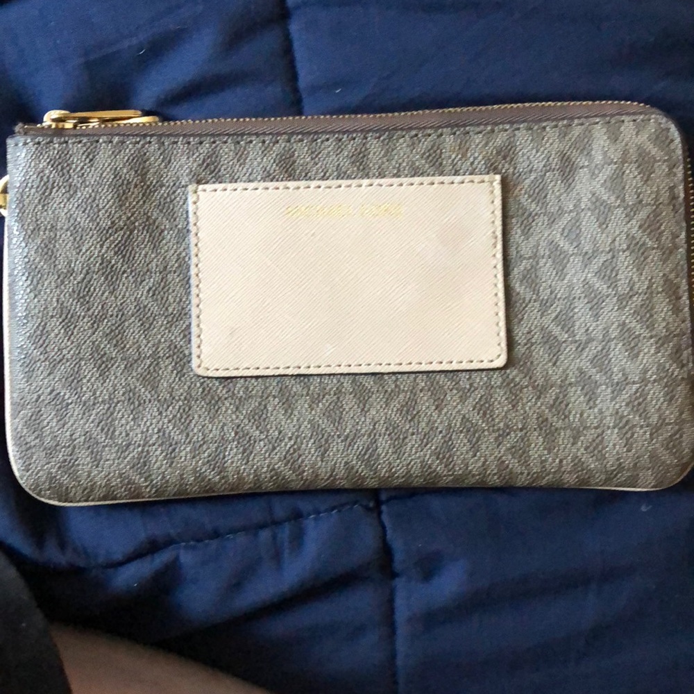 Michael Kors wristlet